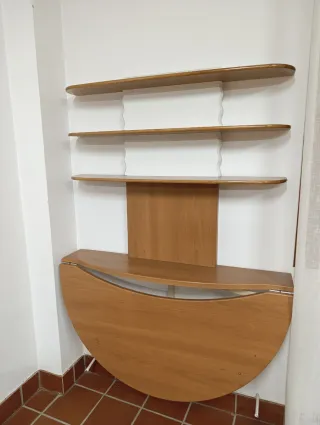 Mesa estantería madera para sitio reducido