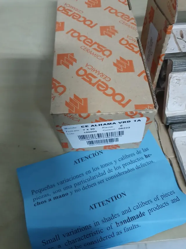 Conjunto de 18 Baldosas Cerámicas Decoradas