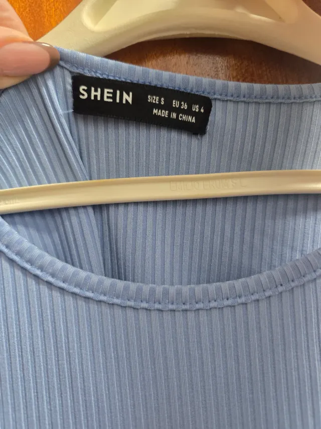 Vestido azul fruncido