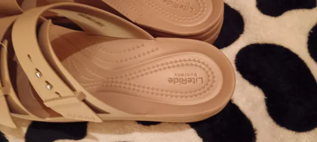 Chanclas Crocs Beige Talla 39-40