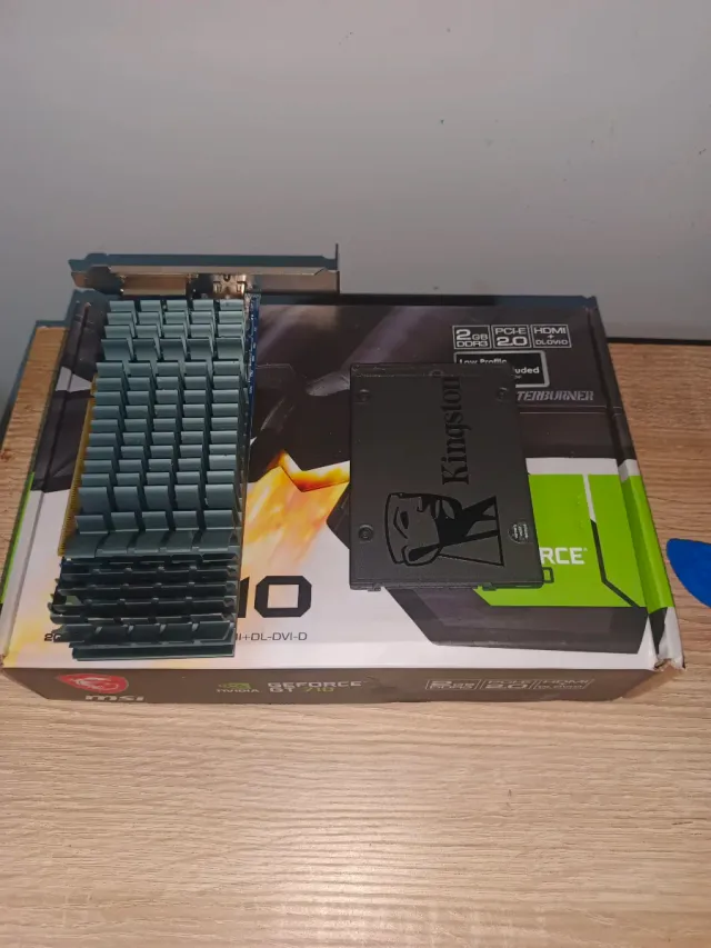 Disco Duro Kingston + Tarjeta Gráfica