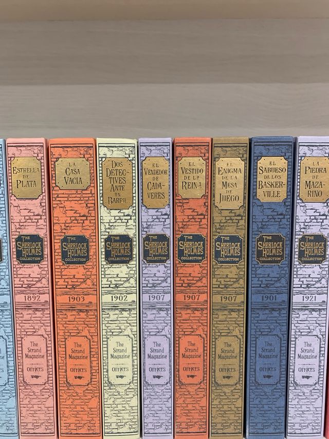 Lote de 16 novelas de Sherlock Holmes.