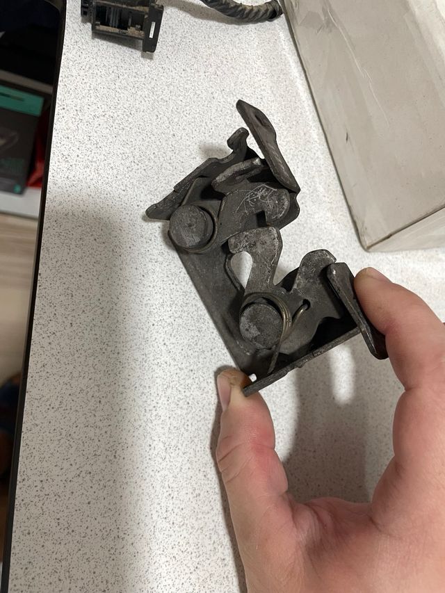 Cerradura Capó BMW Serie 1 E87