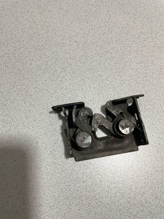 Cerradura Capó BMW Serie 1 E87