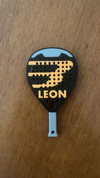 Llaveros pala padel Bullpadel personalizados