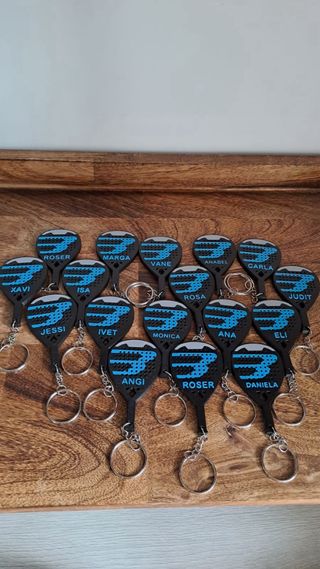 Llaveros pala padel Bullpadel personalizados