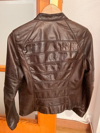 Cazadora de piel marrón mujer