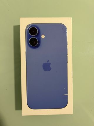 Caja iPhone 16