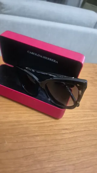 Gafas de sol Carolina Herrera negras