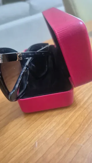 Gafas de sol Carolina Herrera negras