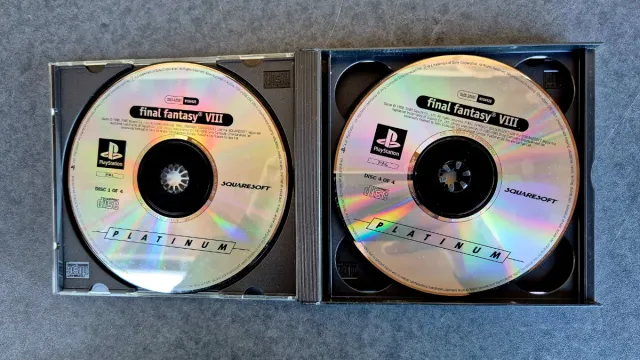 Final Fantasy VIII PS1 Platinum 4 Dischi
