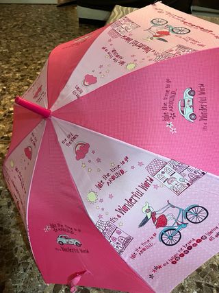 Paraguas infantil rosa con dibujos