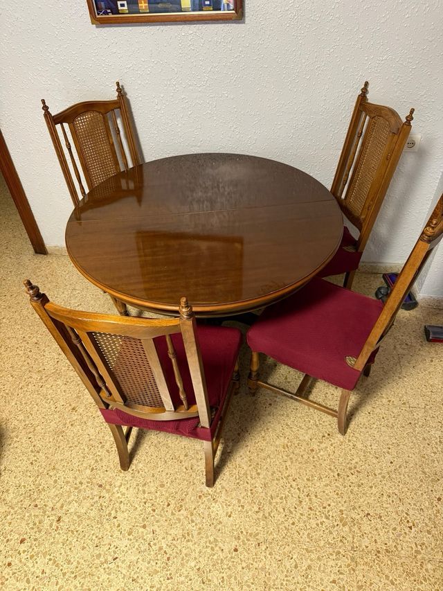 Mesa de comedor redonda con 6 sillas