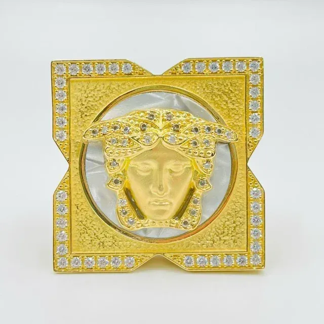 Anillo Medusa Nacar Cuadrado 18K