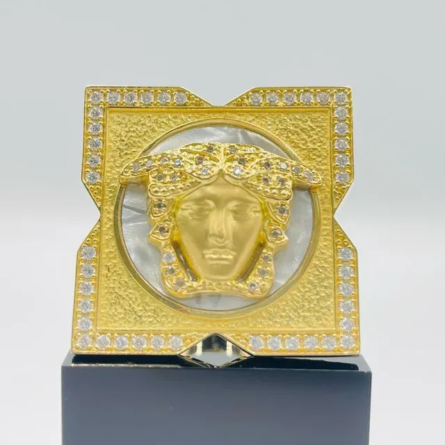 Anillo Medusa Nacar Cuadrado 18K