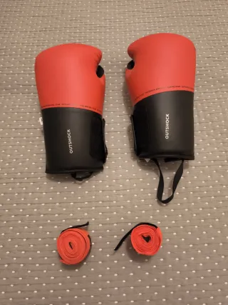 Guantes y vendas boxeo Outshock rojos 10oz