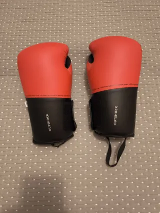 Guantes y vendas boxeo Outshock rojos 10oz