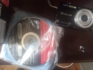 Cámara Casio EX-ZS10 14.1 MP