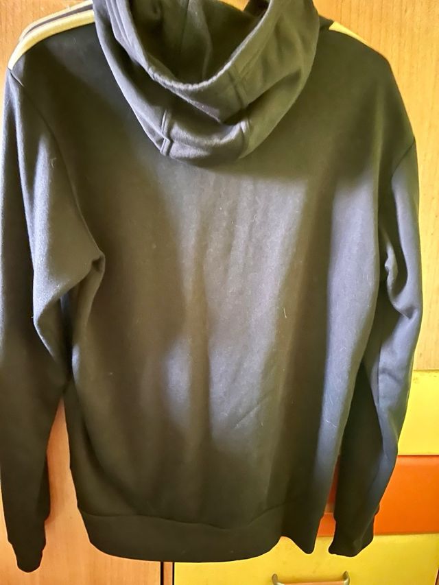 Sudadera Adidas Sparta Praga Negra y Dorada