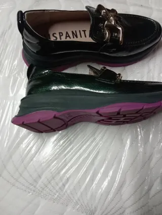 Zapatos planos verdes con detalle dorado T37