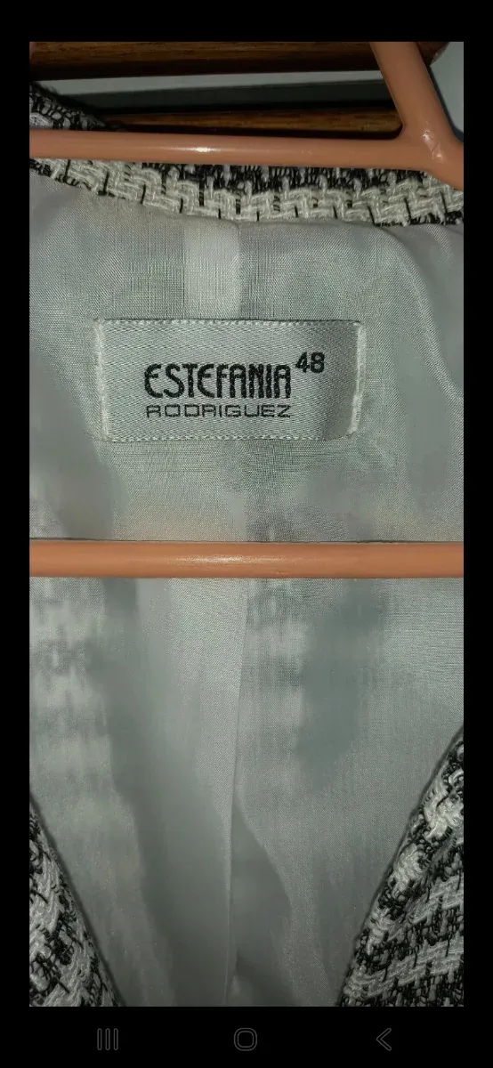 Chaqueta de rayas blancas y negras