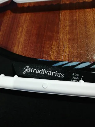 Blusa floral Stradivarius Talla L