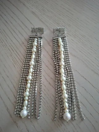 Pendientes Mango largos plateados y perlitas