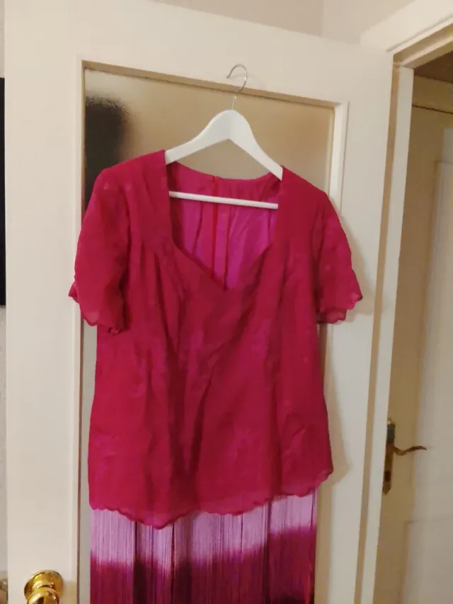 Vestido de madrina rosa bugambilla flecado.