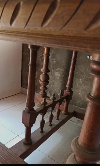 Mesa antigua madera maciza tallada