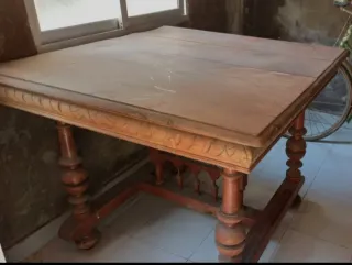 Mesa antigua madera maciza tallada