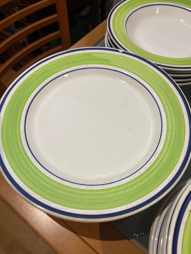 Juego de platos de porcelana