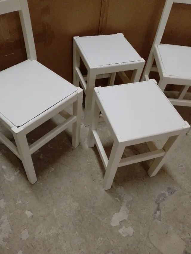 Juego de 2 sillas y 2 taburetes