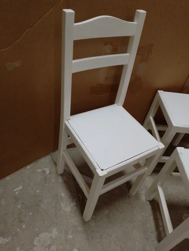 Juego de 2 sillas y 2 taburetes