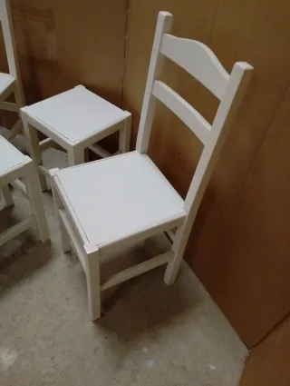 Juego de 2 sillas y 2 taburetes