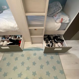 Cama tren con armario, cajones y estanteria