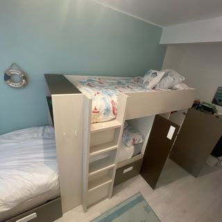 Cama tren con armario, cajones y estanteria