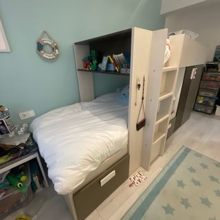 Cama tren con armario, cajones y estanteria