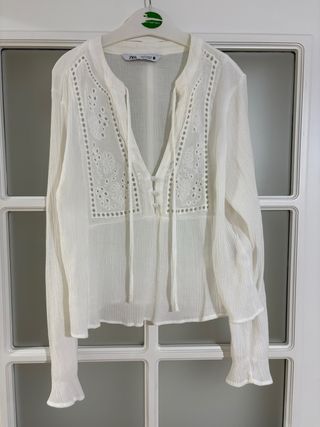 Blusa Zara bordada talla S