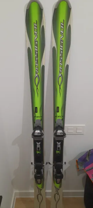 Esquís Rossignol con fijaciones Marker Baron 13