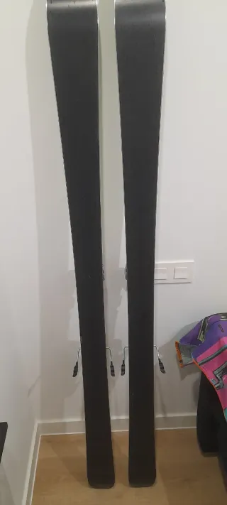 Esquís Rossignol con fijaciones Marker Baron 13