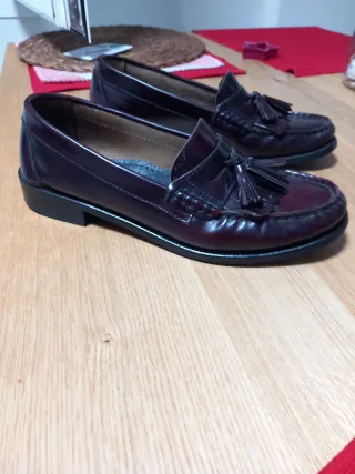 Mocasines de mujer color vino morado con flecos