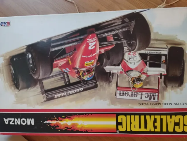 Scalextric Monza - Coche de Carreras