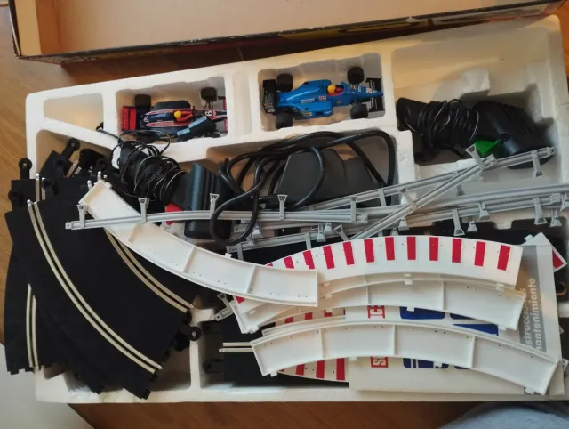 Scalextric Monza - Coche de Carreras