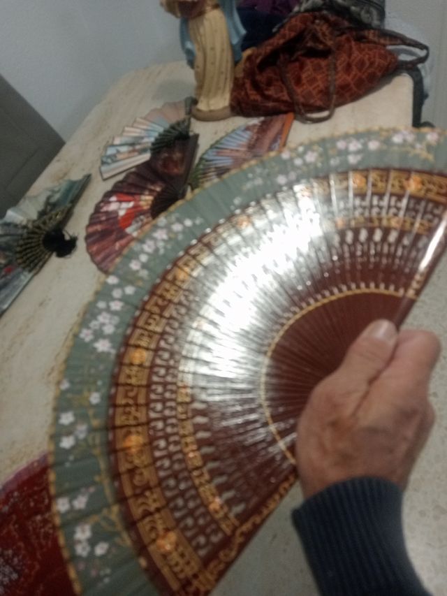 Preciosos abanicos madera vintage