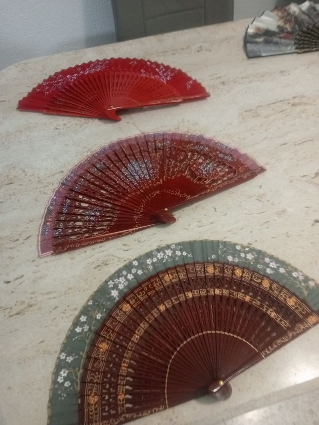 Preciosos abanicos madera vintage