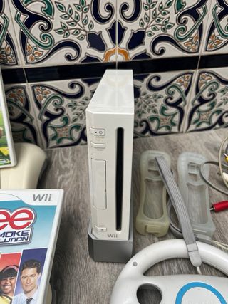 Lote Consola Wii + Accesorios + Juegos