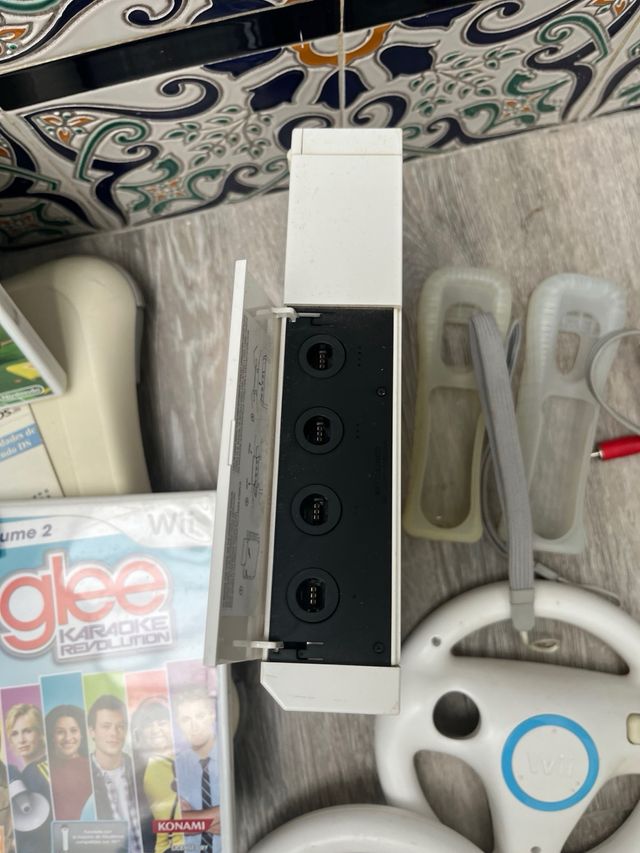 Lote Consola Wii + Accesorios + Juegos