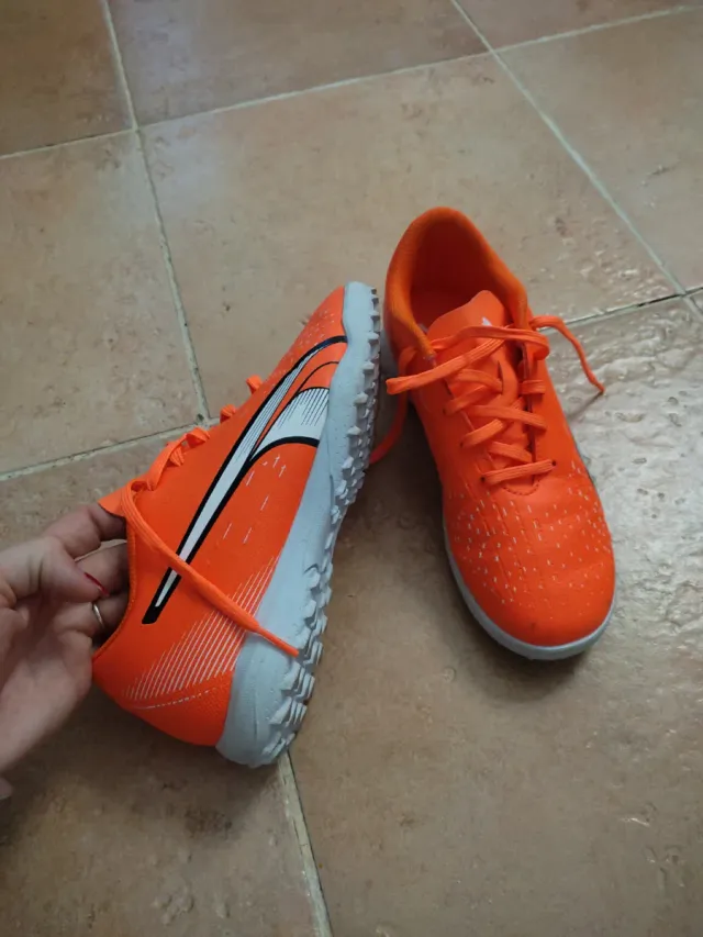 Zapatos de fútbol Puma multitacos Naranja
