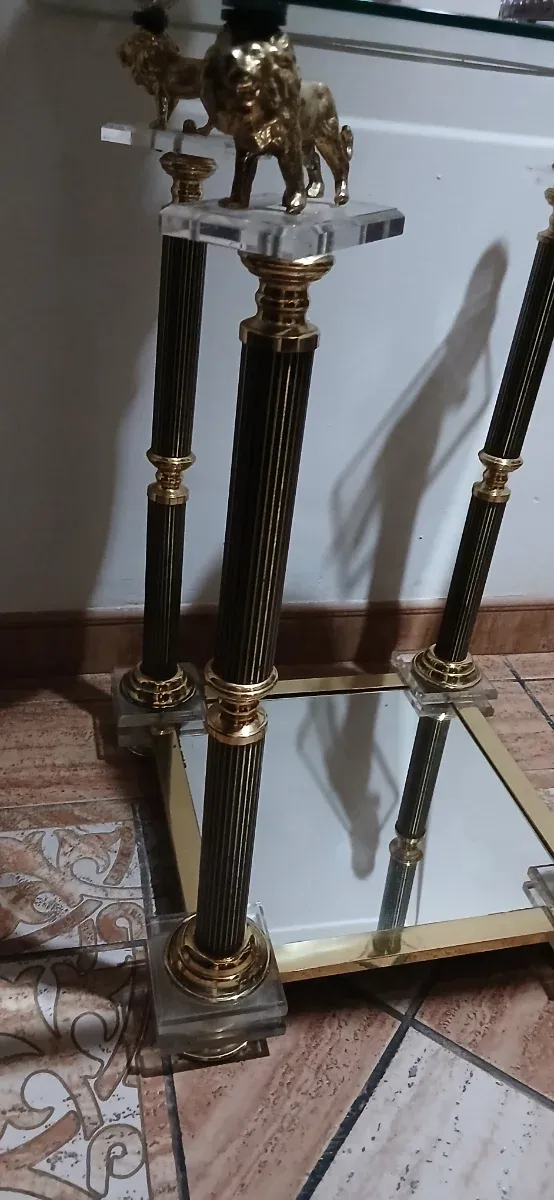 Mesa auxiliar cristal y metal dorado