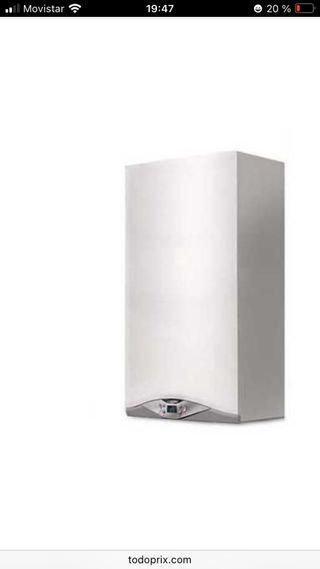 Caldera Ariston 3301322 NUEVA y chimenea